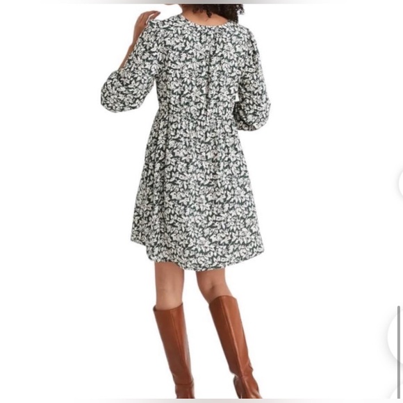 Madewell green V-Neck Button-front Mini Dress in Forest Leaves long sleeves - Picture 3 of 12